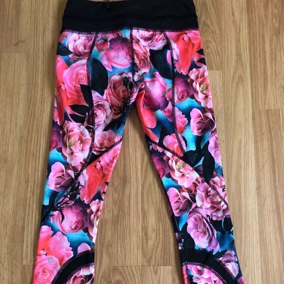 LOT OF2 Lululemon Womens Secret Garden/Striped Capri Crop Leggings Size 2 - Picture 8 of 16